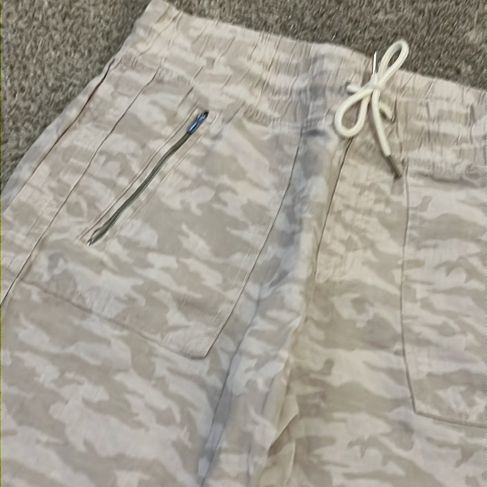 Athleta Light Gray Camo Jogger Pants - Picture 4 of 16